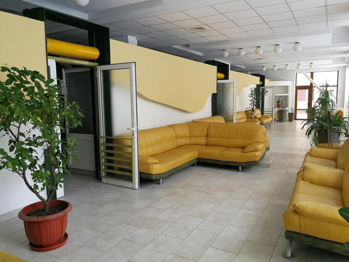 Hotel Complex Balnear Cerbul Covasna Esterno foto