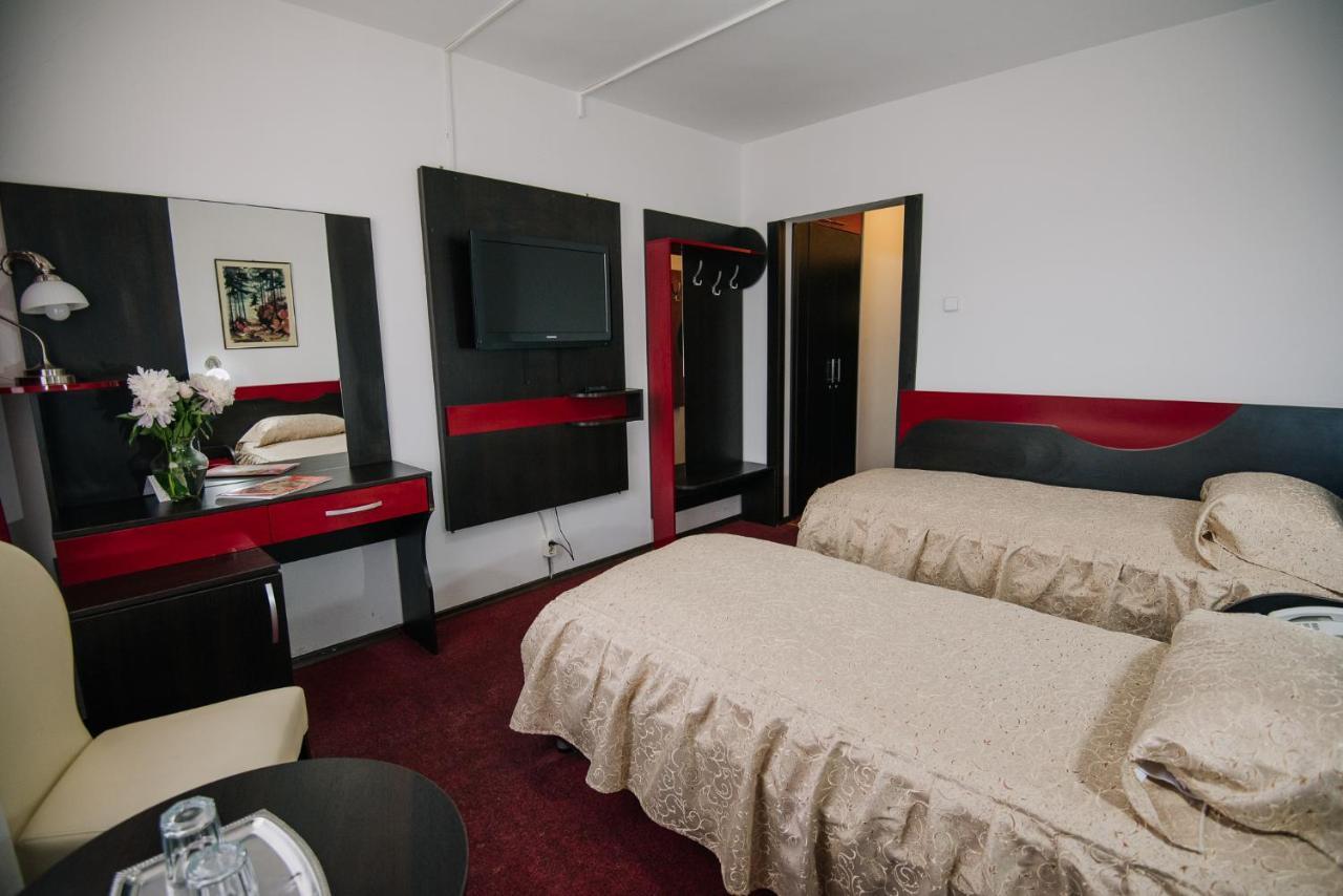 Hotel Complex Balnear Cerbul Covasna Esterno foto