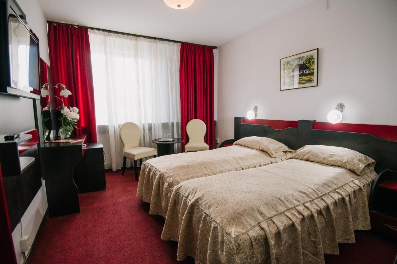 Hotel Complex Balnear Cerbul Covasna Esterno foto