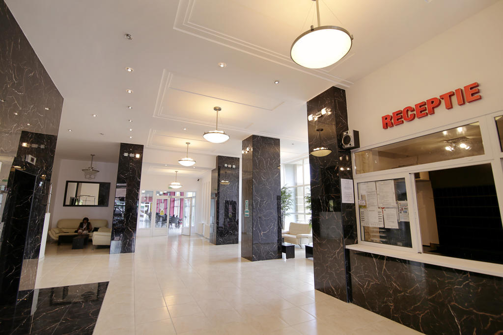 Hotel Complex Balnear Cerbul Covasna Esterno foto