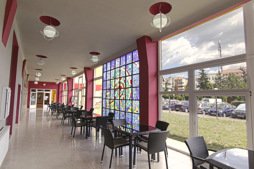Hotel Complex Balnear Cerbul Covasna Esterno foto
